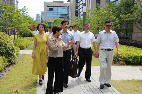 参加“全市构建和谐劳动关系建设推进会” 领导走进jn江南体育科技园
